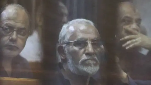 پس از بازداشت محمد بدیع، در سال ۲۰۱۳، محمود عزت رهبر موقت اخوان المسلمین شد