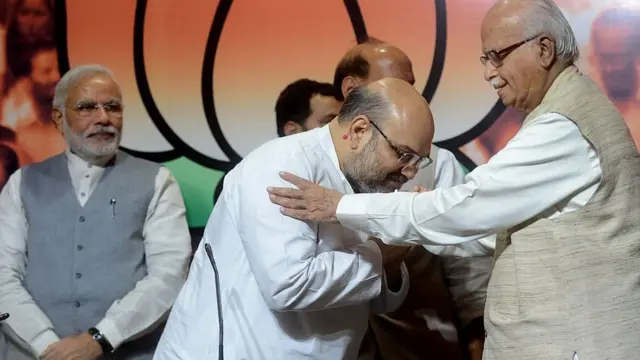 अमित शाह और लालकृष्ण आडवाणी