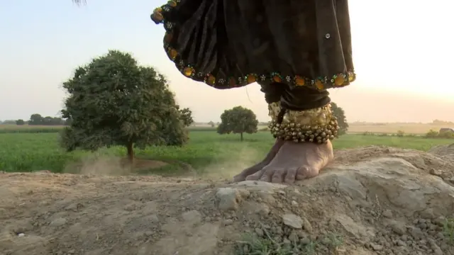 مور
