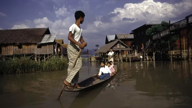 ရှမ်းပြည်နယ်က အင်းလေးကန်အလှ