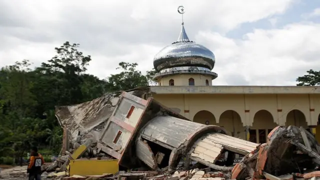 இந்த நிலநடுக்கத்தின் மையப்பபுள்ளிக்கு தென்மேற்கு திசையில் உள்ள பிடே ஜயா மாவட்டத்தில் கடுமையான சேதங்களை ஏற்படுத்தியுள்ளது.