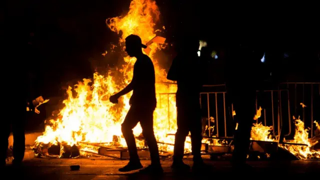 اشتباكات بين الفلسطينيين والشرطة الإسرائيلية