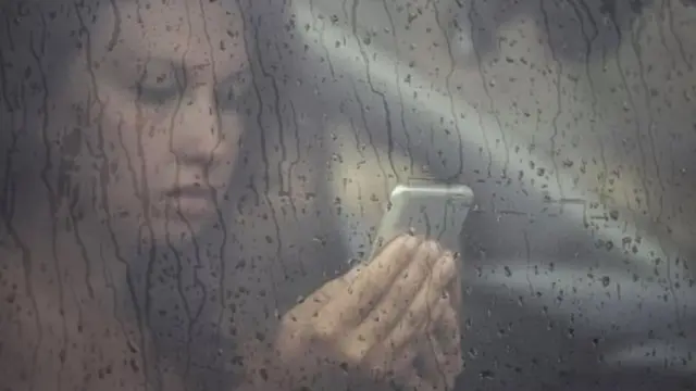 Ijtimoiy tarmoqlardagi qizlarning behayo suratlari Ijtimoiy tarmoqlardagi qizlarning behayo suratlari