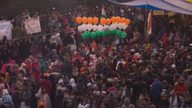 પ્રદર્શનમાં ભારે ભીડ