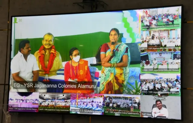 దాదాపు 50 వేల కోట్లతో సుమారు 28 లక్షల ఇళ్ల నిర్మాణం చేపడుతున్నట్లు ఆంధ్రప్రదేశ్ ప్రభుత్వం ప్రకటించింది.