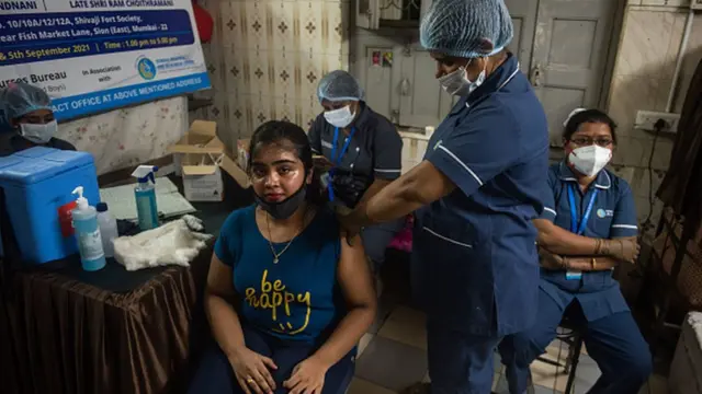 కోవిడ్ వ్యాక్సినేషన్