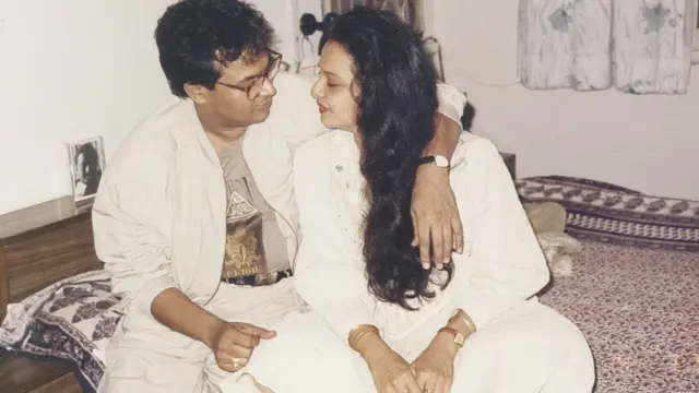 रेखा मुकेश अग्रवाल के साथ