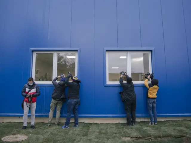 Fotografima je bilo dozvoljeno da slikaju bolnici samo spolja