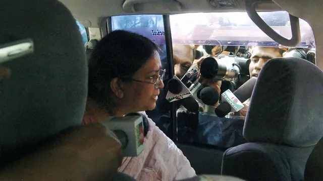 সুলতানা কামাল, তৎকালীন তত্ত্বাবধায়ক সরকারের সদস্য, ১৮-১১-২০০৬।