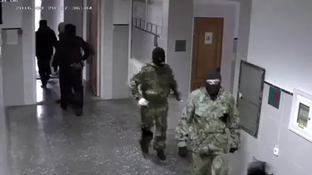 Redada en un lugar de reunión de los Testigos de Jehová.