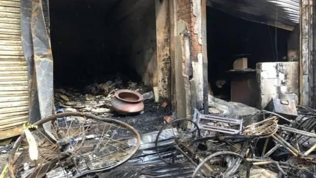 আগুনে পুড়ে গেছে সবকিছু।