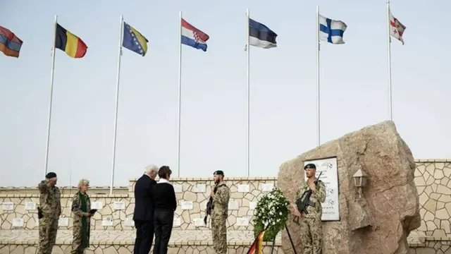 رئیس جمهوری آلمان پیش از دیدارش با رئیس جمهوری غنی به منظور دیدار با سربازان آلمانی به شهر مزارشریف سفر کرد