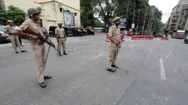 कर्फ्यू