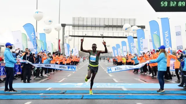 Kenyalı atlet Kibiwott Kandie