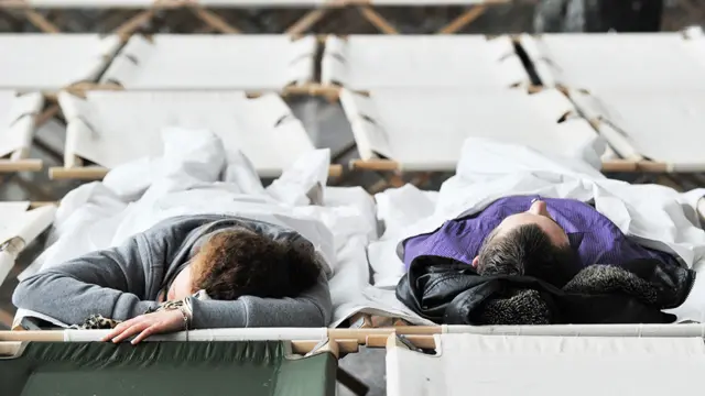 ઊંઘતા વ્યક્તિઓ