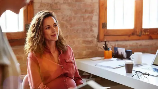 더 나은 보수 등의 조건을 위해 이직하는 사람에게 종종 "영혼을 팔아 넘긴다"는 낙인을 찍는데, 전문가들은 이를 잘못된 믿음이라고 본다