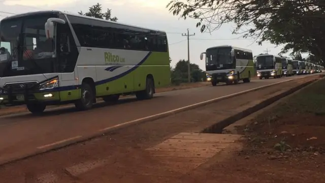 Ahagana saa kumi n'igice ku isaha y'ibi bihugu byombi nibwo izi mpunzi zageze ku mupaka wa Nemba