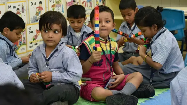 Niños escolares en Delhi