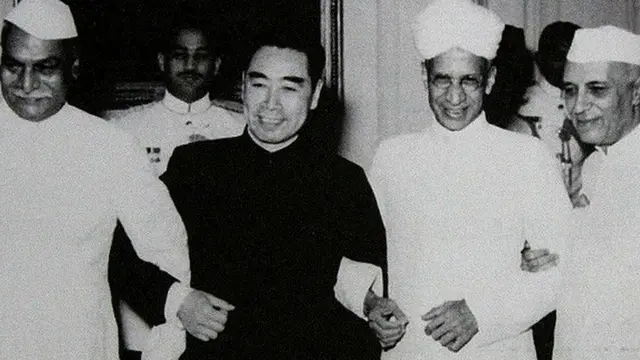 प्रथम राष्ट्रपति राजेंद्र प्रसाद चीनी प्रधानमंत्री के साथ.