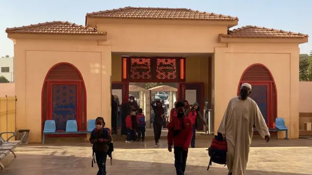 من مدرسة في الخرطوم، السودان
