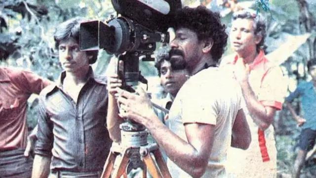 ඩොනල්ඩ් රූපගත කිරීමක් අතරතුර දර්ශන තලයකදී