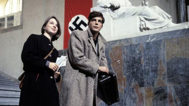 Sophie y Hans Scholl en la película de 1982 "La Rosa Blanca"