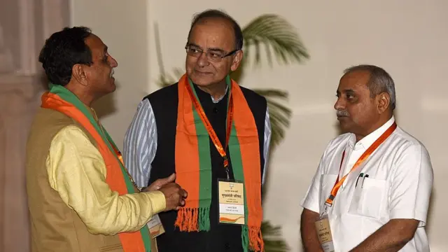 વિજય રૂપાણી, અરુણ જેટલી અને નીતિન પટેલ