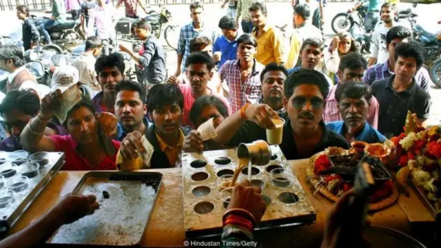 சிவபெருமானுக்கு அர்ப்பணிக்கப்பட்ட பாங் இந்து மத கொண்டாட்டங்களில் முக்கிய பங்கு வகிக்கிறது