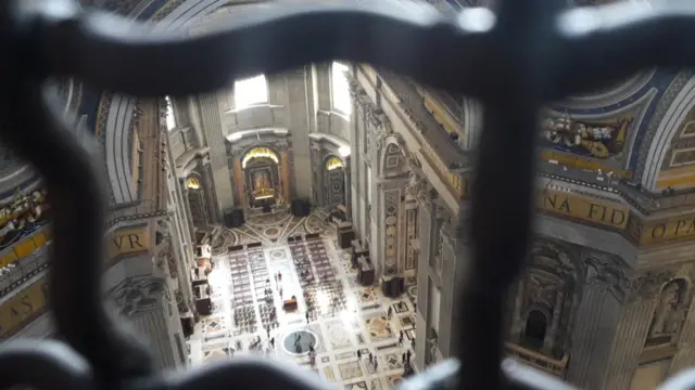 Interior de la Basílica de San Pedro (Foto: Paulina Cabrera)
