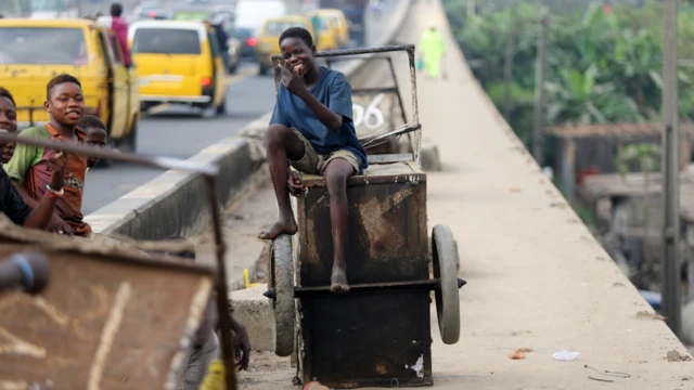Masu turin a kori kura da ke kwasar shara a Lagos