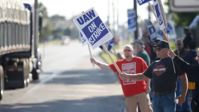 تخمین زده می‌شود که اعتصاب کارگران حدود یک میلیارد دلار به کارخانه ضرر زده است
