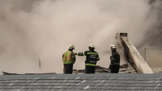 दक्षिण अफ्रीका के संसद भवन में आग