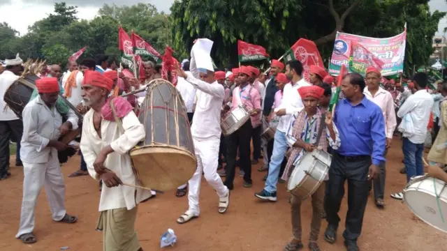 लालू यादव की रैली में समाजवादी पार्टी के समर्थक भी पहुंचे