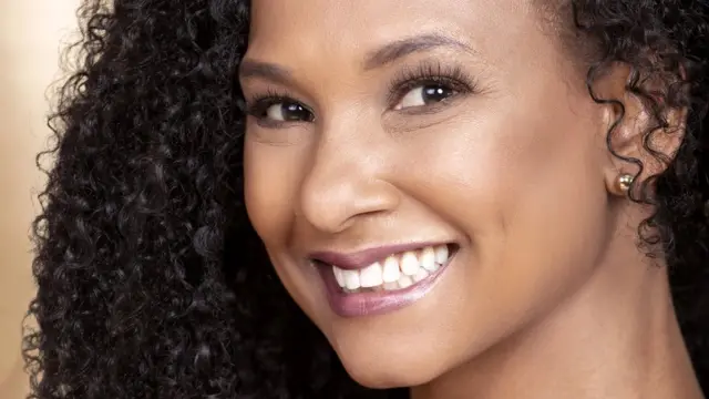 La modelo y actriz colombiana Indhira Serrano