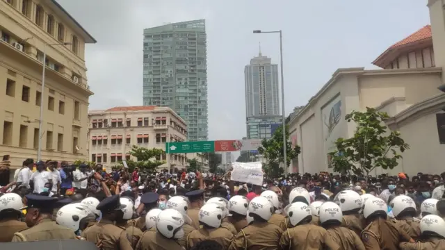 காவல்துறை