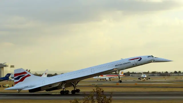 Concorde uçağı havalanıyor