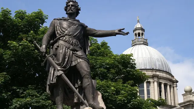 Статуя Уоллеса в Абердине