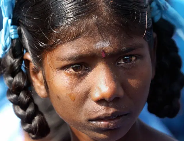 సునామీతో అనాథగా మిగిలిన ఒక బాలిక