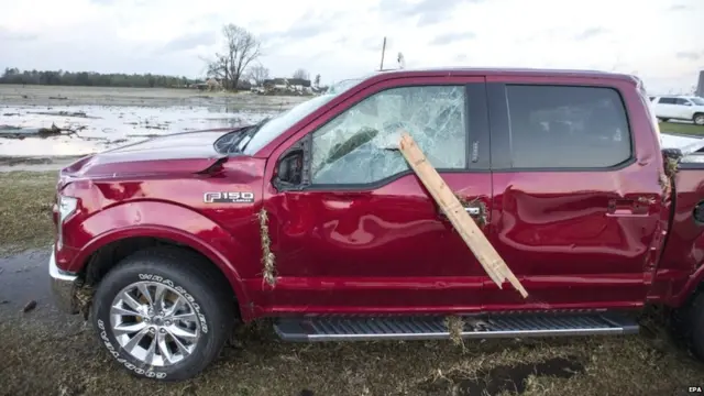 अमरीका के जॉर्जिया में तूफान