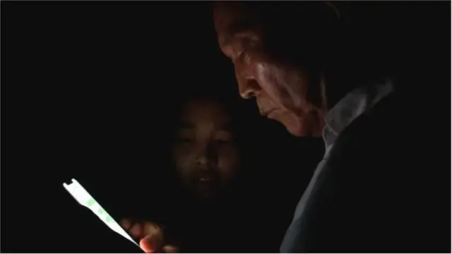 মিরা এবং জিউন নিরাপদে চীনের সীমান্ত পার হয়ে গেছেন, সেই বার্তা গ্রহণ করেছন প্যাস্টর চোয়ান কিউইন