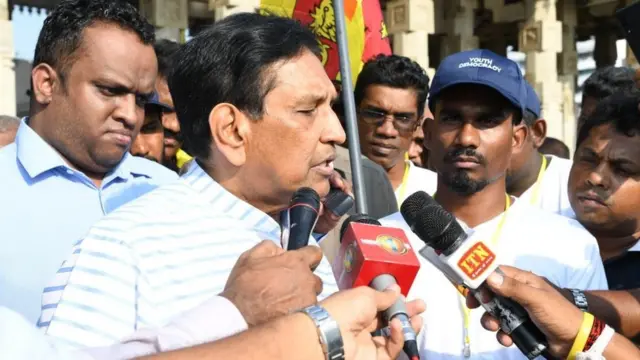 முன்னாள் அமைச்சர் கைது