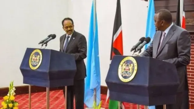 Rais wa Somalia, Mohamed Abdullahi Farmajo na Rais wa Kenya, Uhuru Kenyatta
