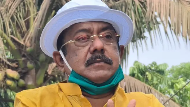 পশ্চিমবঙ্গের বনমন্ত্রী জ্যোতিপ্রিয় মল্লিক