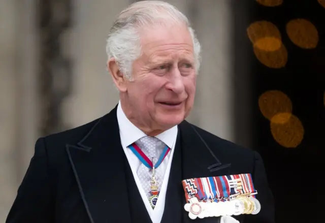 Rei Charles fotografado durante o Jubileu de Platina na Catedral St. Paul, em junho de 2022