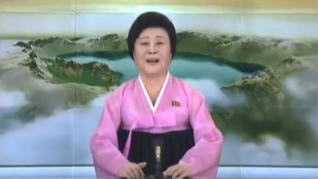 여태껏 전형적인 북한 진행자 모습은 한복을 입고 북한 말투를 쓰는 여성이었다. 사진은 북한 대표 앵커 리춘희
