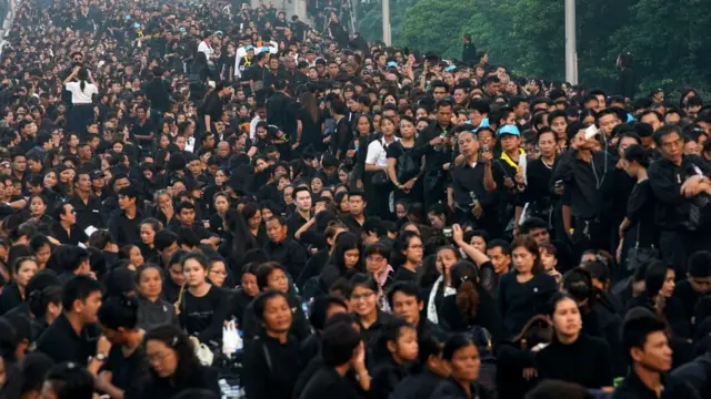 கூடியுள்ள மக்கள்