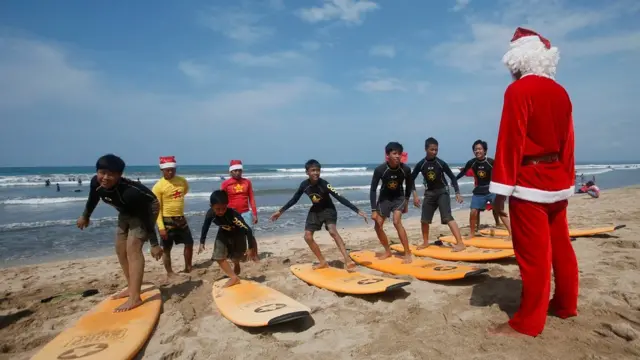Bali, selancar, santa klaus