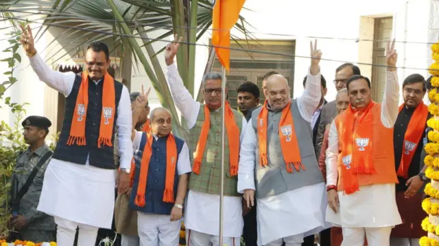 વિજય રૂપાણી, નીતિન પટેલ સાથે અમિત શાહ તેમજ અન્ય નેતાઓ