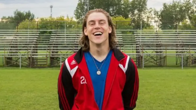 อาดัม ไมเออร์-เคลย์ตัน ได้รับการวินิจฉัยว่ามีอาการกลุ่มโรคแสดงอาการทางกาย