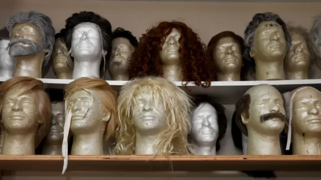 తల వెంట్రుకలతో విగ్గుల తయారీ